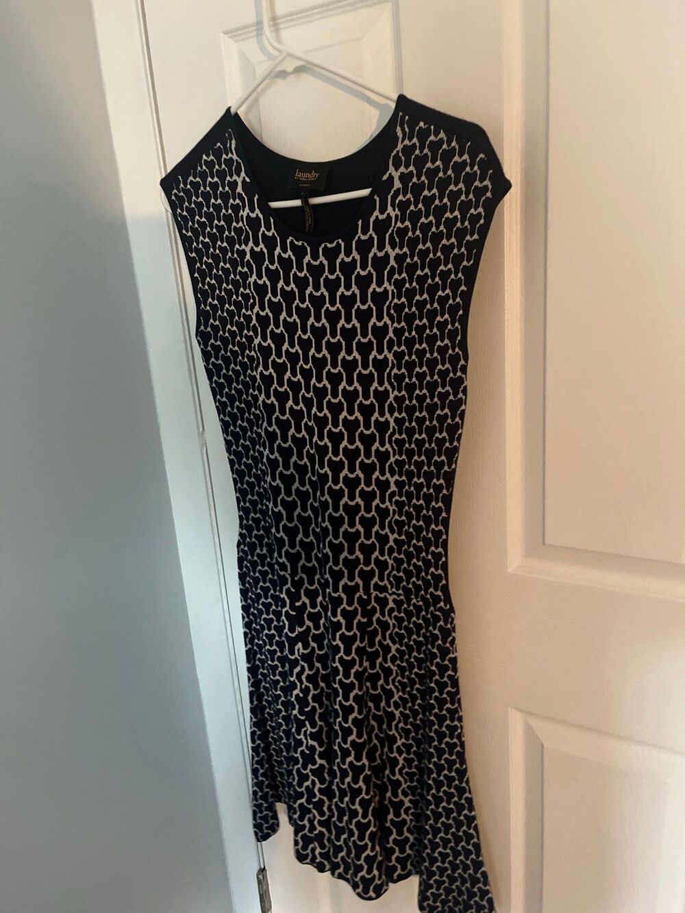 Blue and white Geometric print women’s dress size small laundry